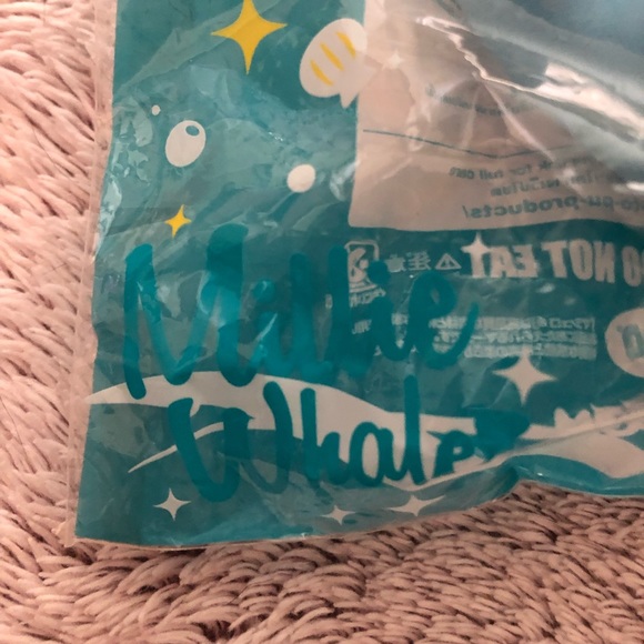 ⚡️⚡️Authentic Ibloom Whale Squishy - Picture 2 of 8